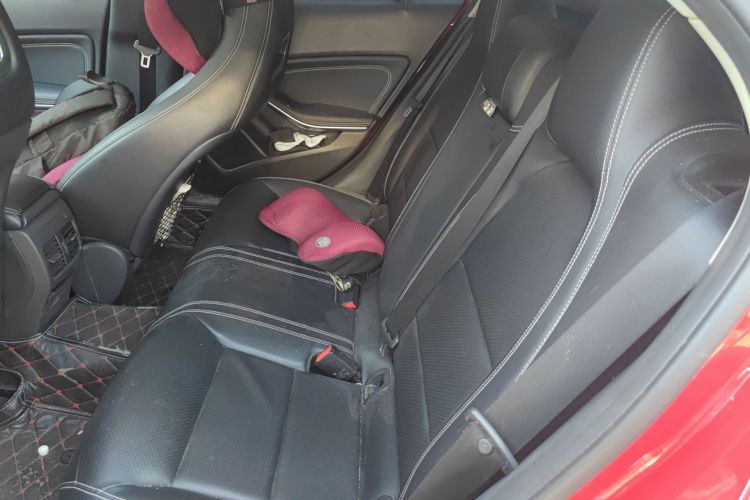 Mercedes-Benz GLA Class 2016 car image #17