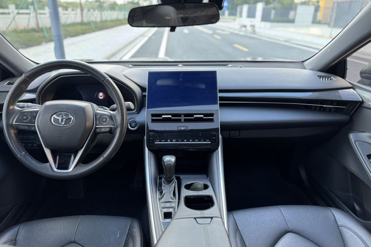 Toyota Avalon 2023 car image #17