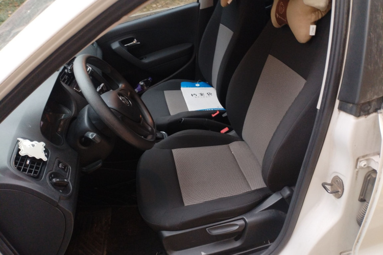 Polo 2018 car image #17