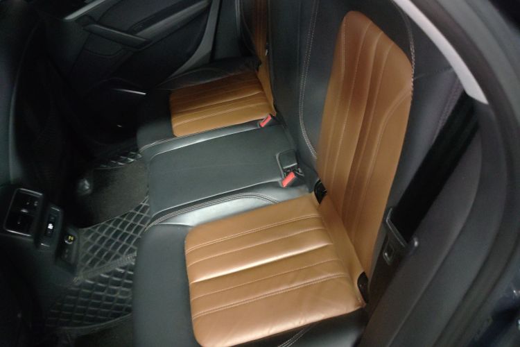 Audi Q5L 2020 car image #17