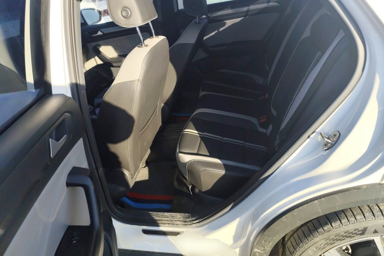 T-Roc 2023 car image #17