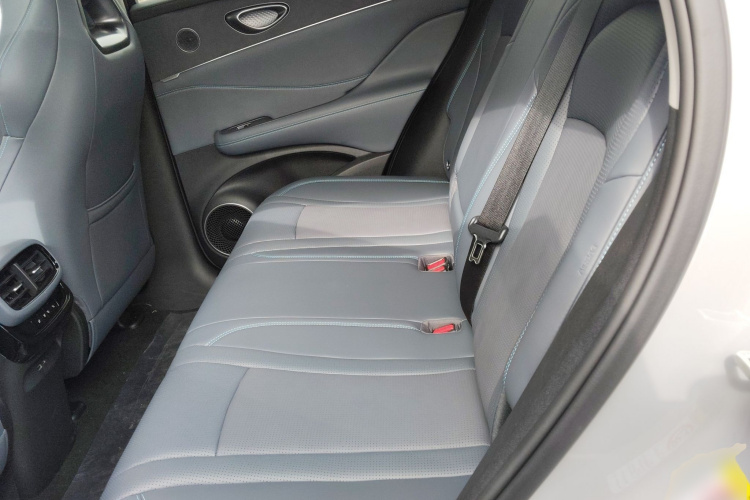 BYD Sea Lion 07 DM-i 2025 car image #17