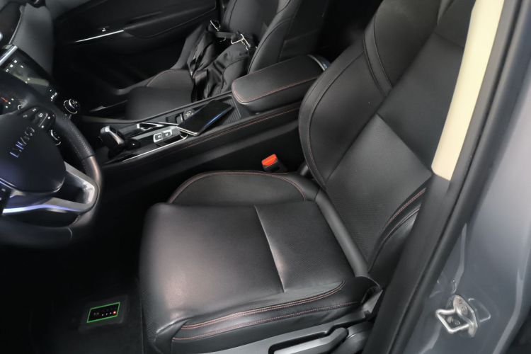 Lynk & Co 02 2019 car image #17