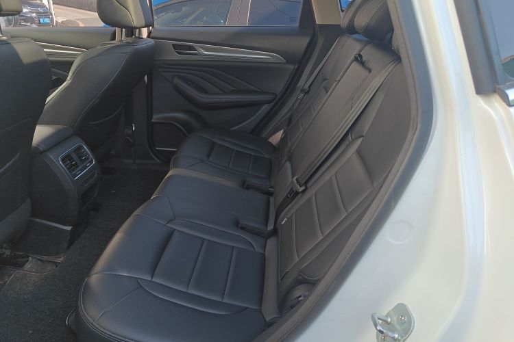 Haval F7 2018 car image #17