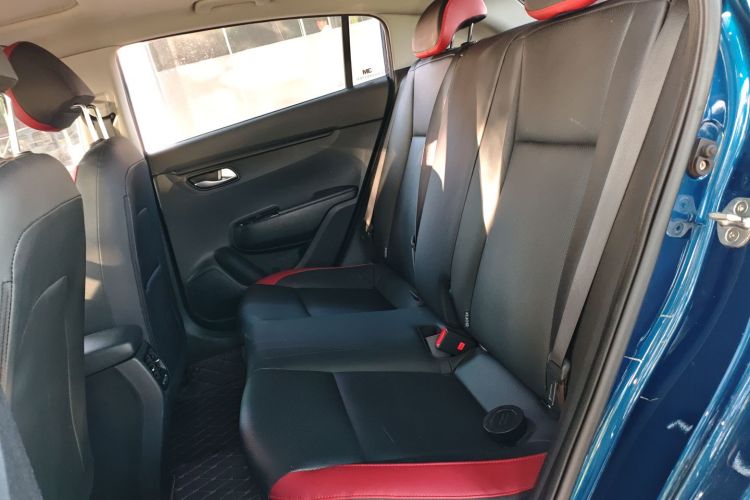 Kia Rio Cross 2018 صورة سيارة #17