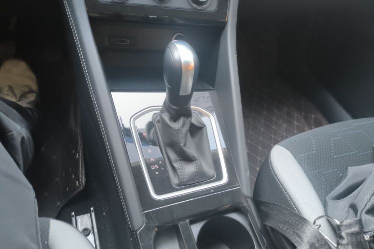 VS5 2024 car image #17