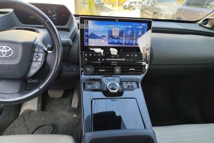 Toyota bZ4X 2022 immagine di auto #17