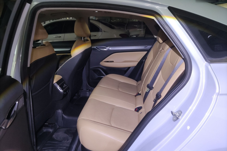 GEELY Emgrand L HiP 2023 car image #17