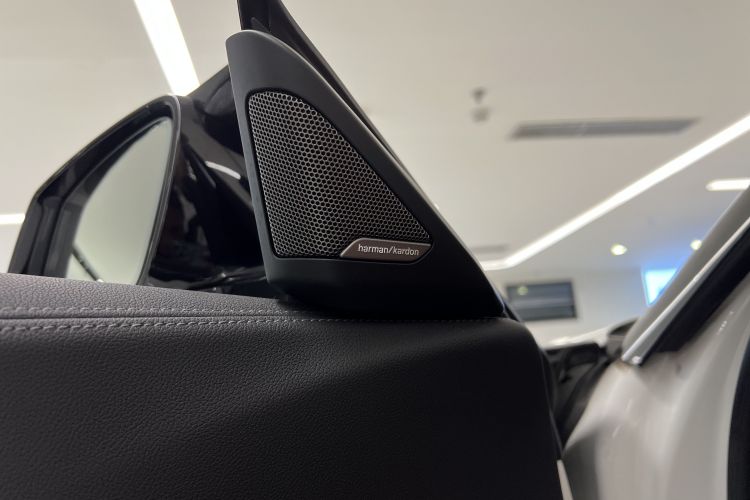 BMW Z4 2020 car image #17