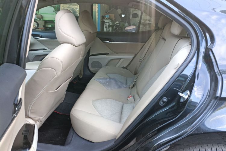 Toyota Camry 2021 car image #17