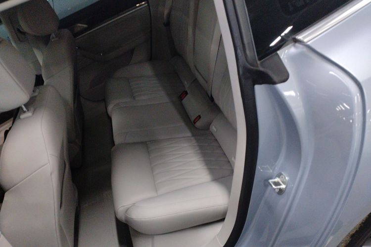 哪吒汽车 哪吒S猎装 2025 汽车图片 #17