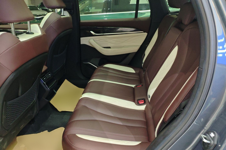 GEELY Monjaro 2024 car image #17
