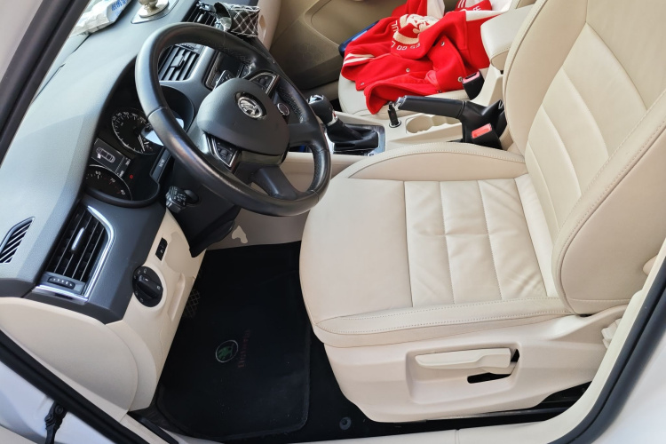 Skoda Octavia 2015 #17 Skoda Octavia 2015 car image #17