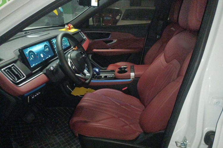 X70 PLUS 2024 car image #17
