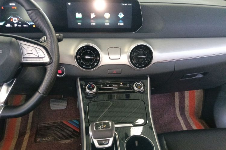 Forthing T5 EVO 2023 car image #17