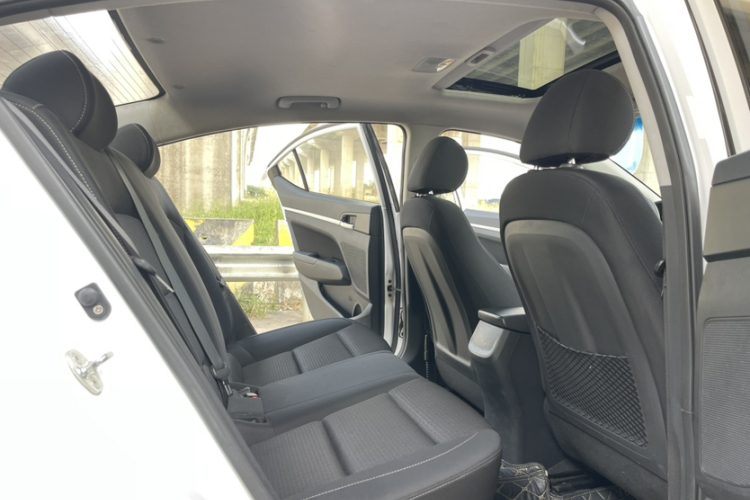 2018 #17 2018 car image #17