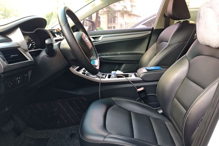 Emgrand GL 2019 #17 Emgrand GL 2019 car image #17
