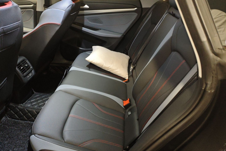 Volkswagen Lamando 2024 immagine di auto #17