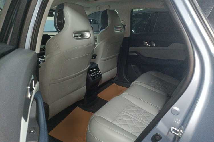 Changan UNI-K iDD 2022 car image #17