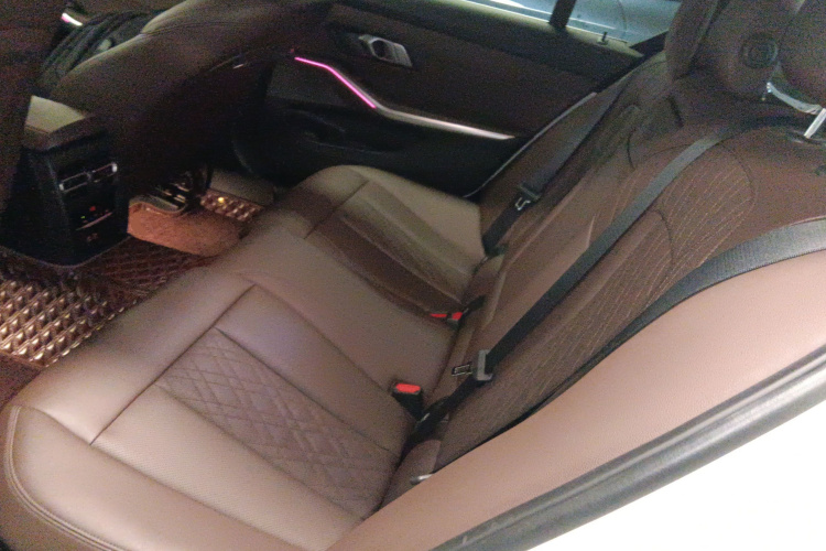 BMW 3 Series 2023 car image #17