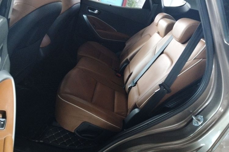 Hyundai Santa Fe 2016 car image #17
