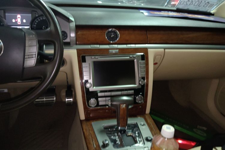 Volkswagen Pheaton 2013 immagine di auto #17