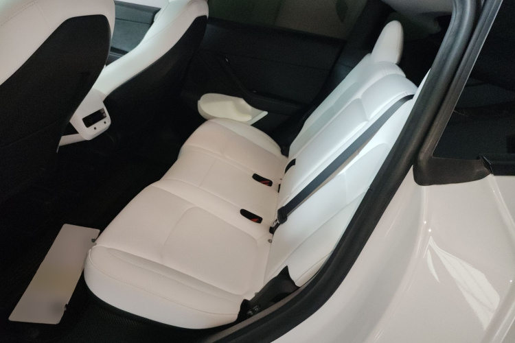 Tesla Model Y 2023 #17 Tesla Model Y 2023 car image #17