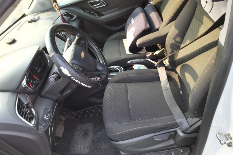 Chevrolet Tracker 2018 #17 Chevrolet Tracker 2018 car image #17