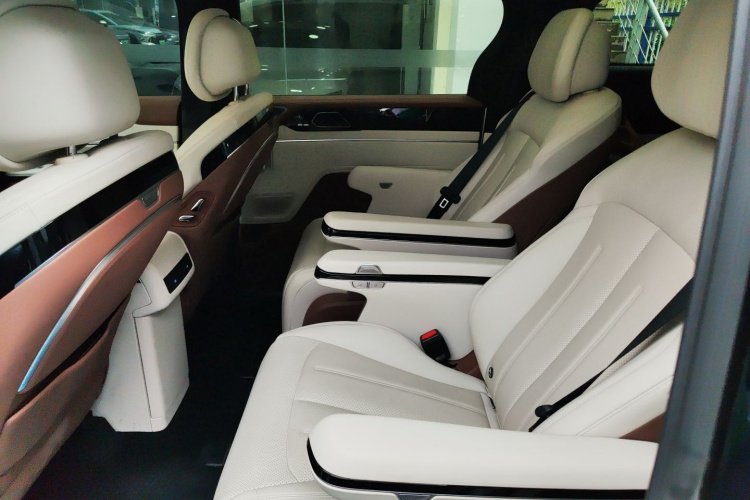 BYD Xia 2024 car image #17