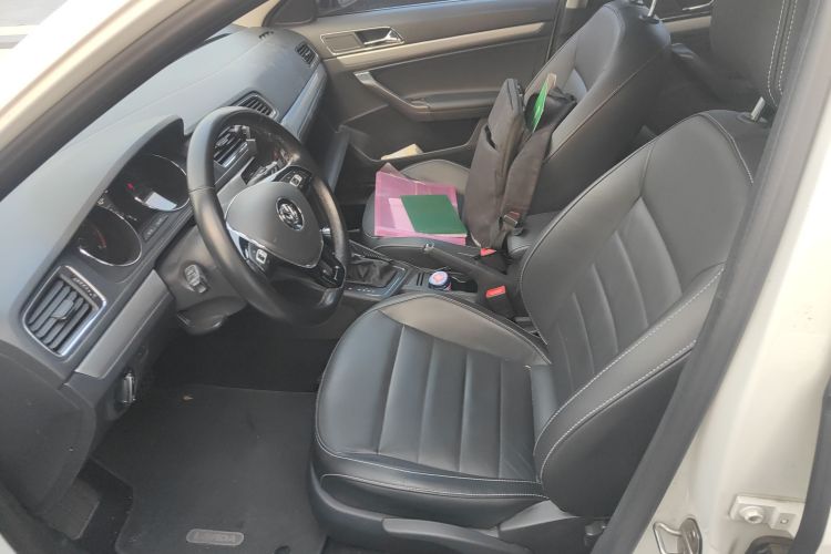 Volkswagen Gran Lavida 2018 immagine di auto #17