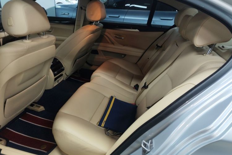 BMW 5 Series 2016 car image #17