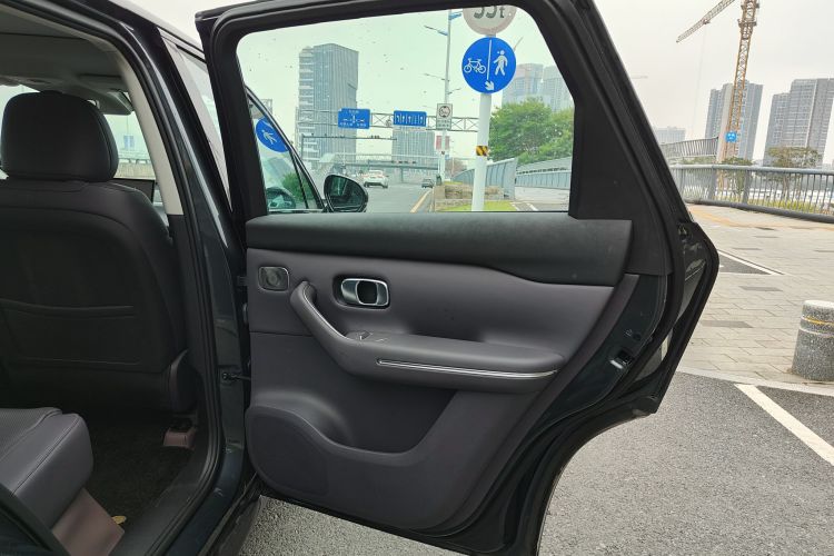 零跑汽车 零跑C10 2024 汽车图片 #17