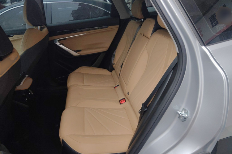 GEELY Boyue L 2023 car image #17