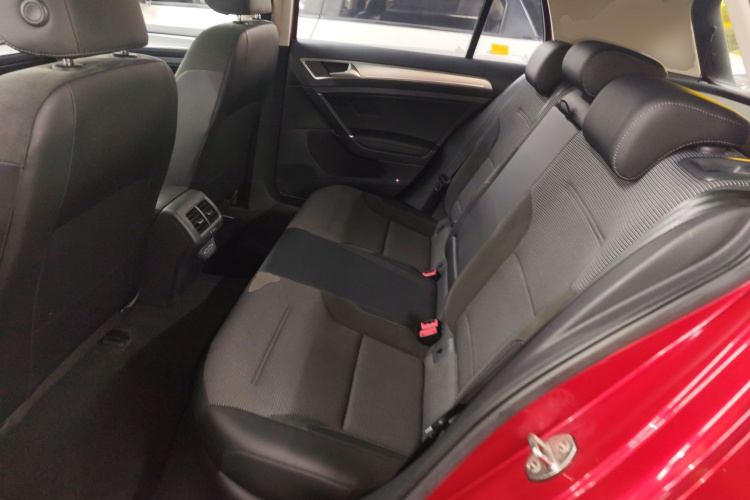 Volkswagen Golf 2020 immagine di auto #17