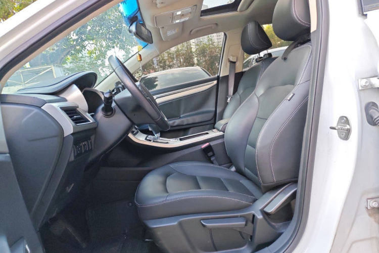 Emgrand GL 2017 #17 Emgrand GL 2017 car image #17