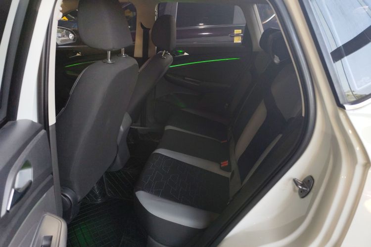 VS5 2019 car image #17