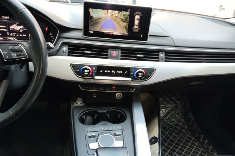 Audi A4L 2019 immagine di auto #17