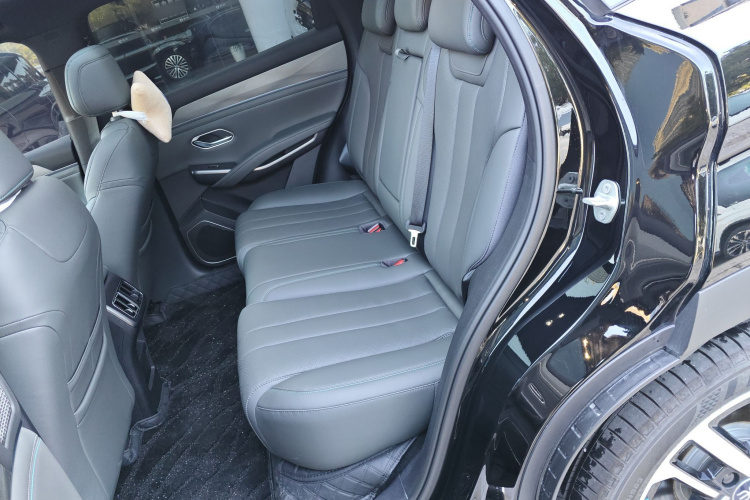 BYD SongL DM-i 2025 car image #17