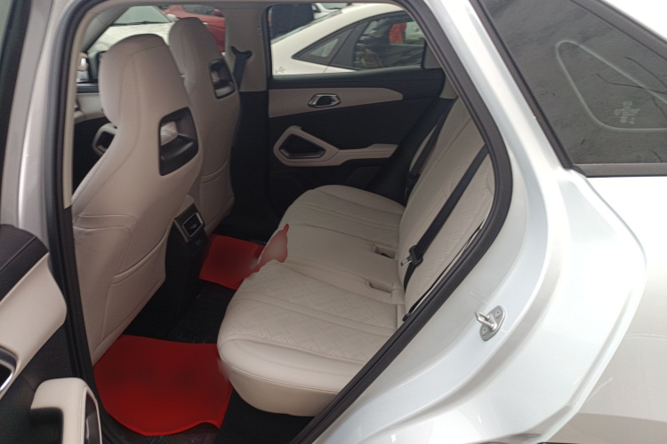 BYD YuanUP 2025 #17 BYD YuanUP 2025 car image #17