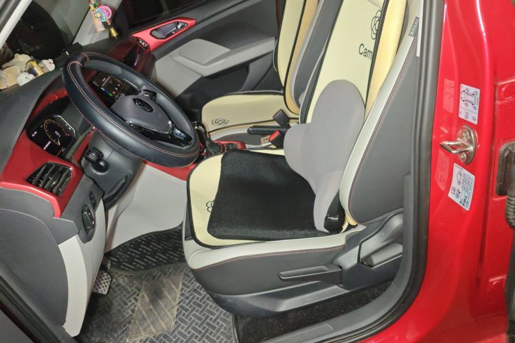 Volkswagen T-Cross 2022 car image #17