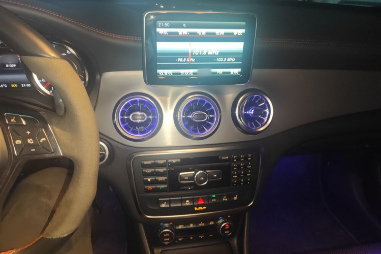 Mercedes-Benz GLA AMG 2015 car image #17