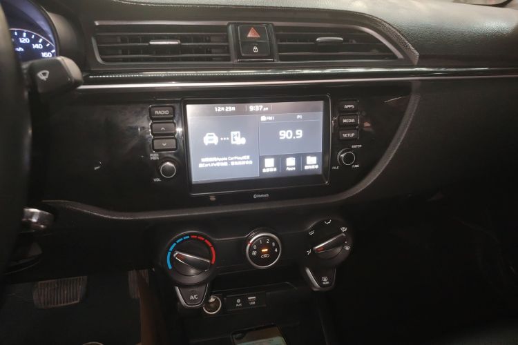 Kia K2 2018 imagen de coche #17