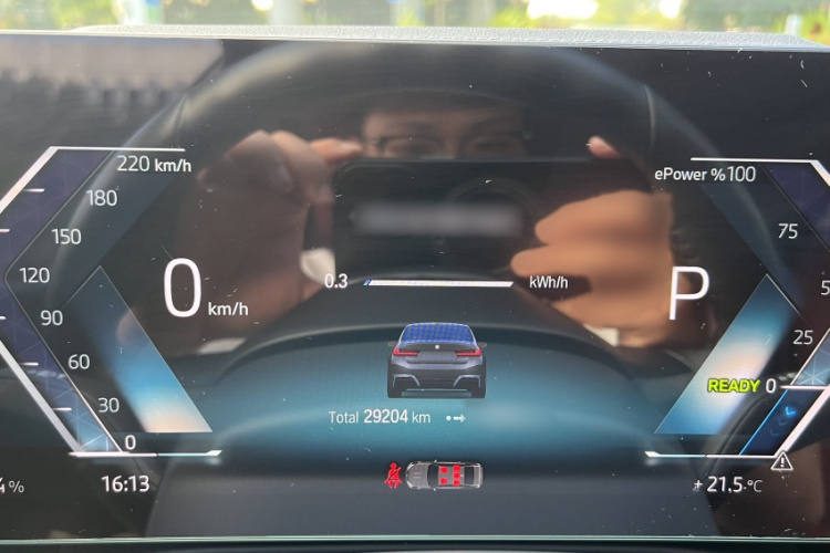BMW i3 2022 car image #17