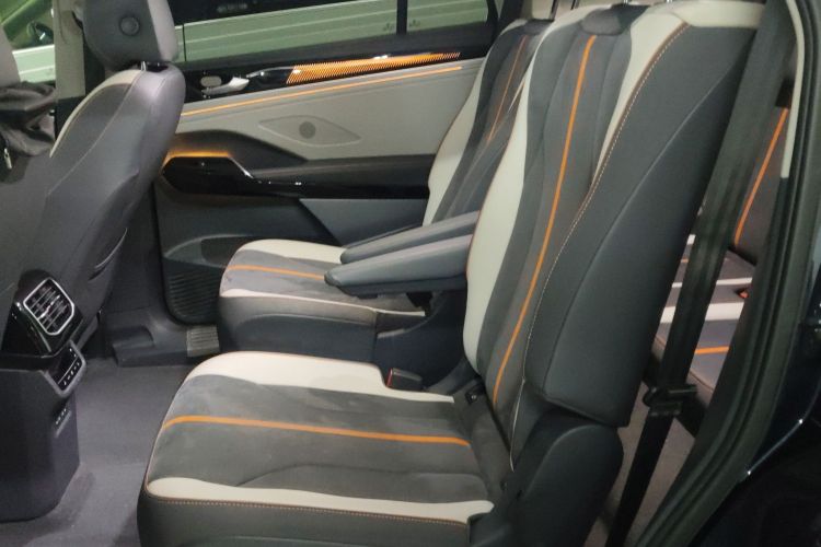 Volkswagen ID.6 Crozz 2022 immagine di auto #17