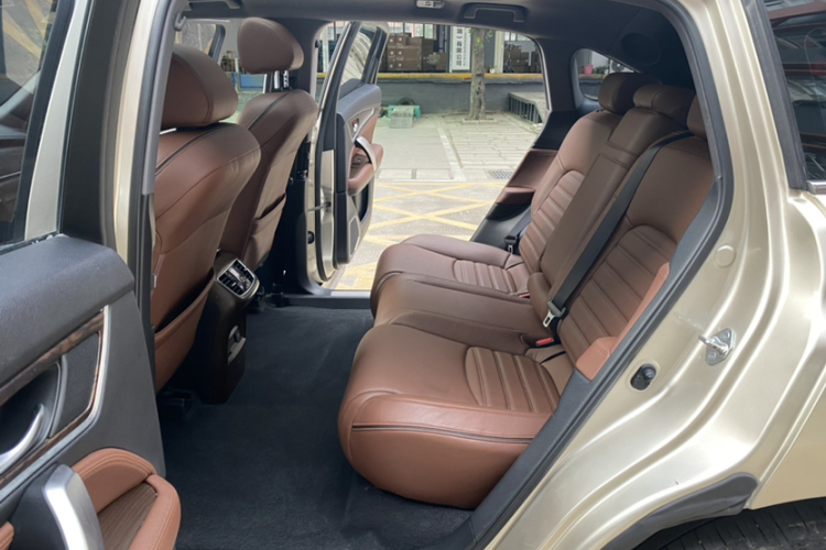 Honda UR-V 2018 immagine di auto #17