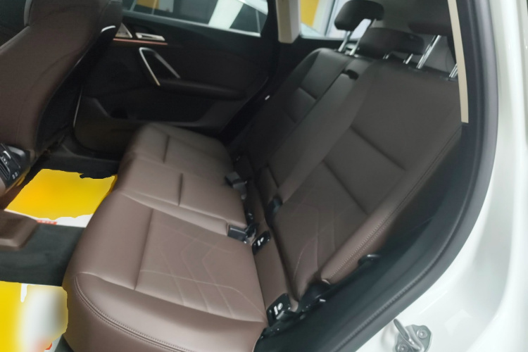 BMW iX1 2025 #17 BMW iX1 2025 car image #17