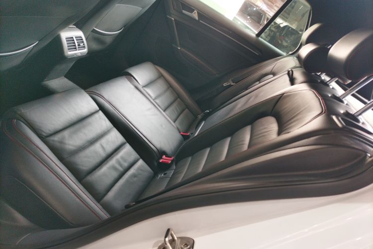 Volkswagen GolfGTI 2016 car image #17