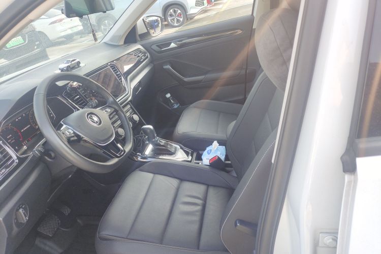 T-Roc 2021 car image #17