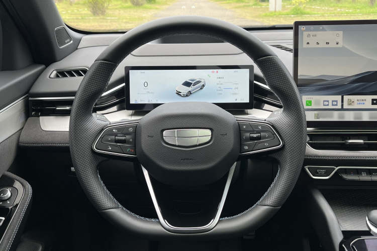 GEELY Preface 2024 car image #17