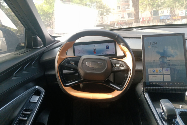 GEELY Boyue 2023 car image #17